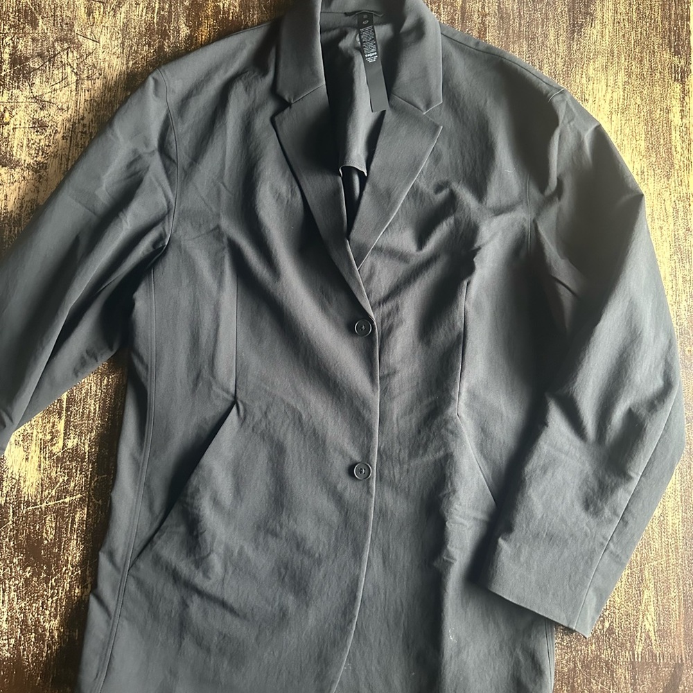 lululemon athletica Black Men's New Venture Button Front Blazer - Picture 3 of 4